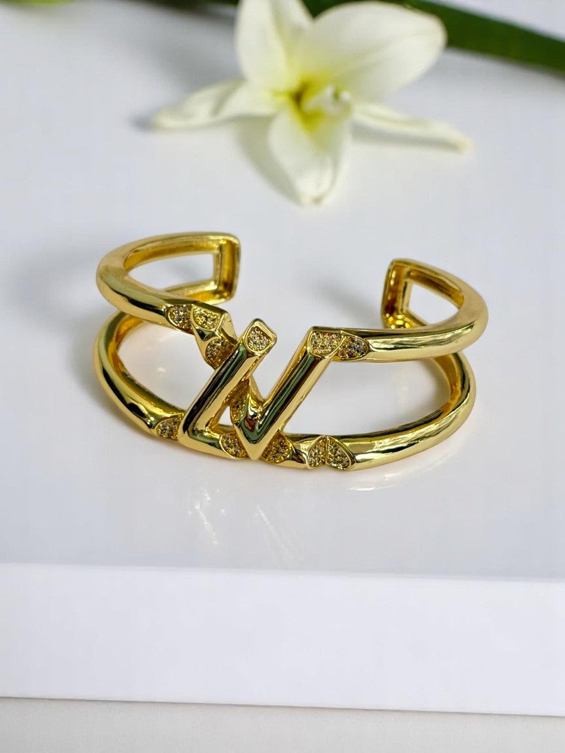 GOLDEN LV THANIEL BRACELET (CUFF)