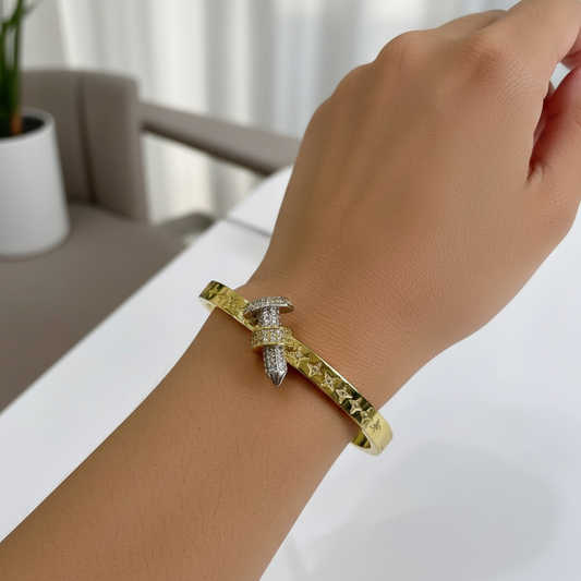 GOLDEN DIAMOND NAIL SHTON BRACELET