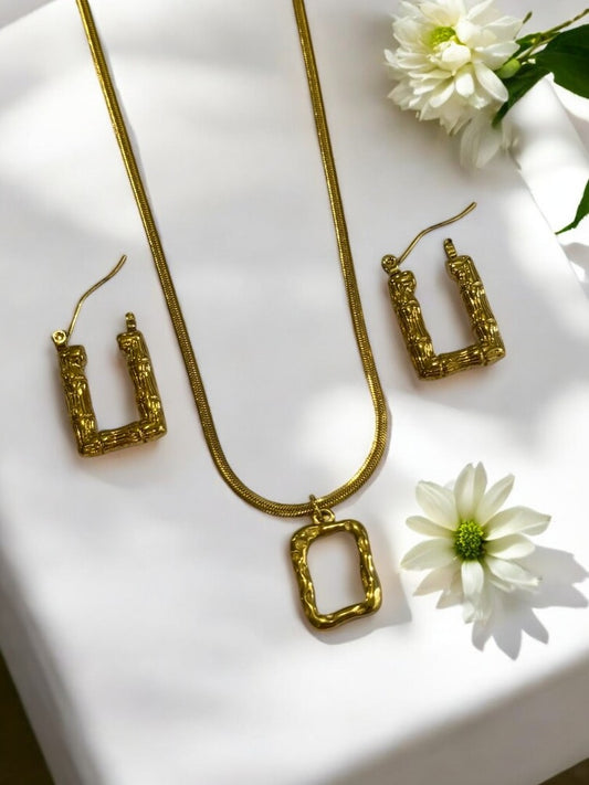 GOLDEN BITHY NACKLACE AND EARRINGS (COMBO)
