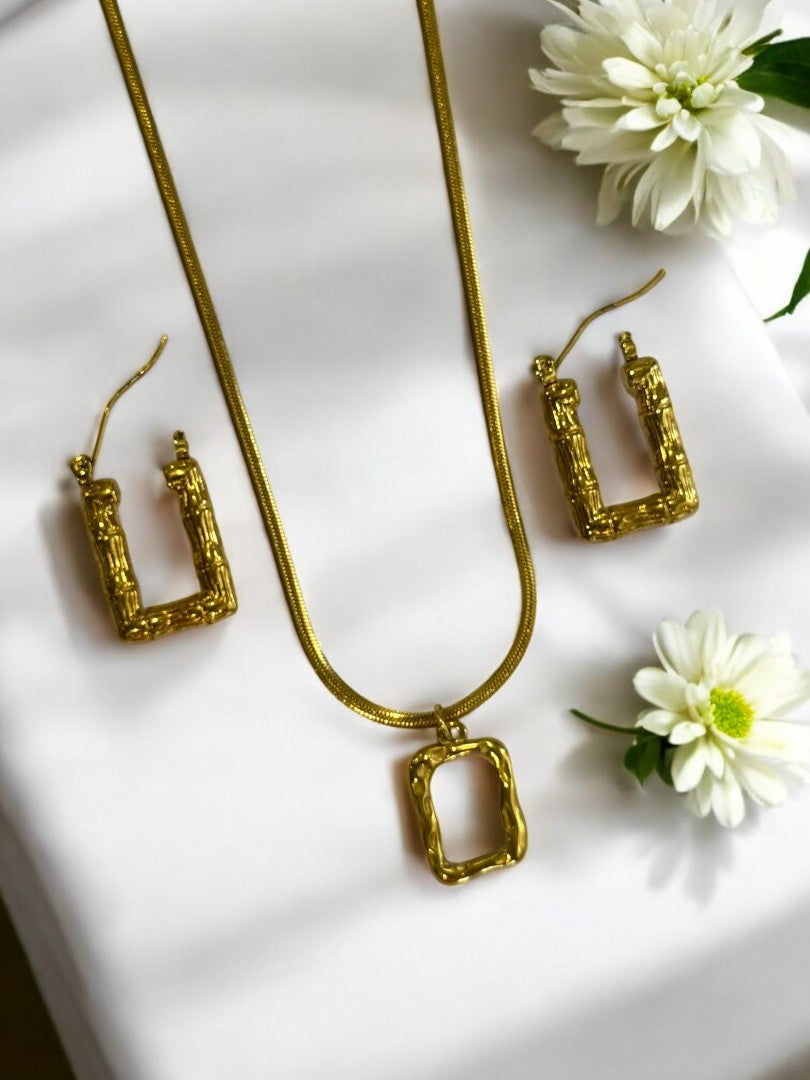 GOLDEN BITHY NACKLACE AND EARRINGS (COMBO)