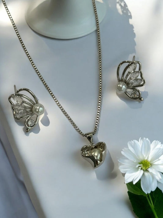 SILVER HEART ROSABELL NECKLACE