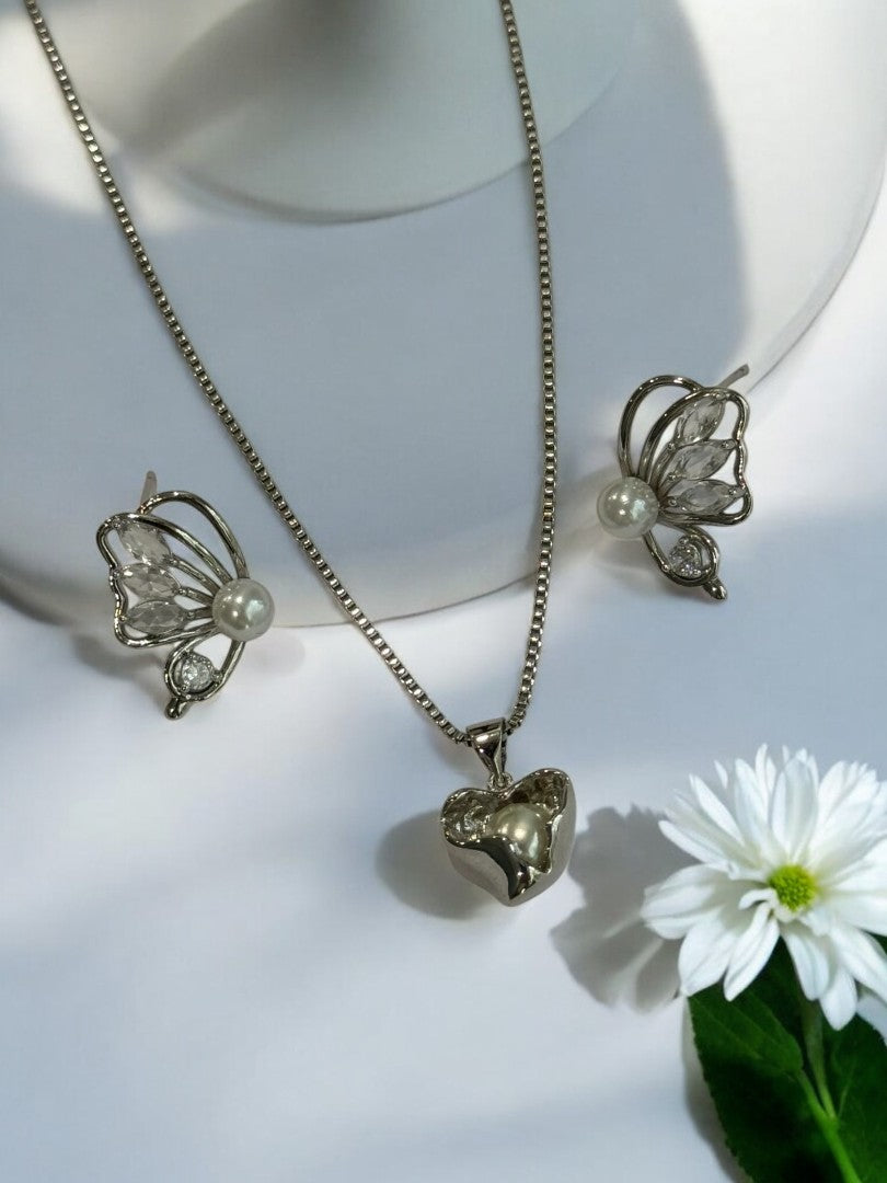 SILVER HEART ROSABELL NECKLACE