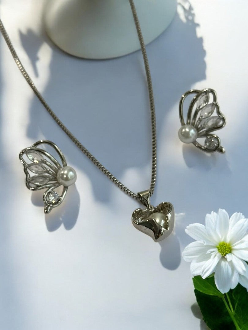 SILVER HEART ROSABELL NECKLACE
