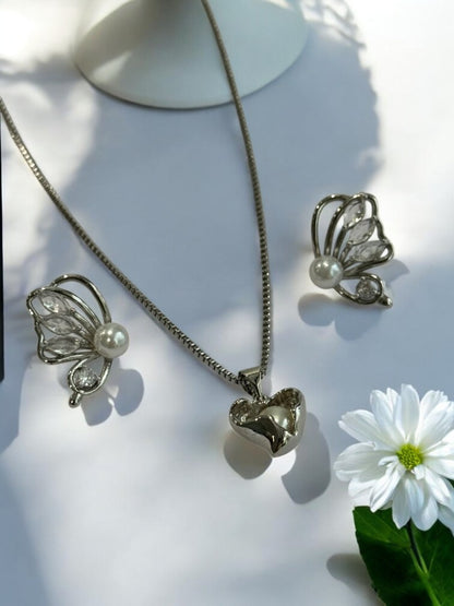 SILVER HEART ROSABELL NECKLACE
