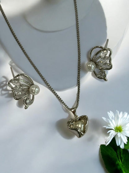 SILVER HEART ROSABELL NECKLACE