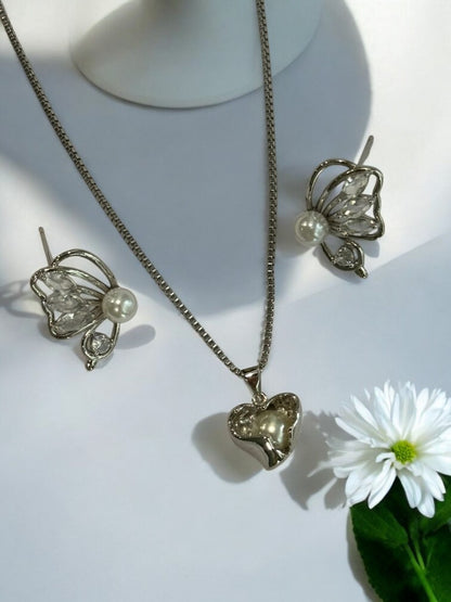 SILVER HEART ROSABELL NECKLACE