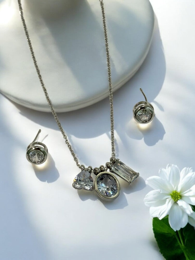MULTI SHAPE DIAMOND NYALEY NECKLACE