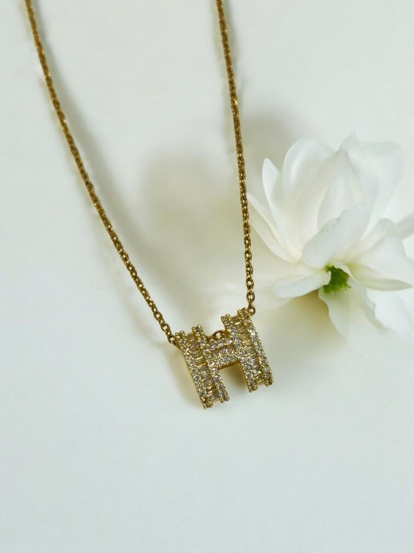 GOLDEN DIAMOND H NOELIE NECKLACE