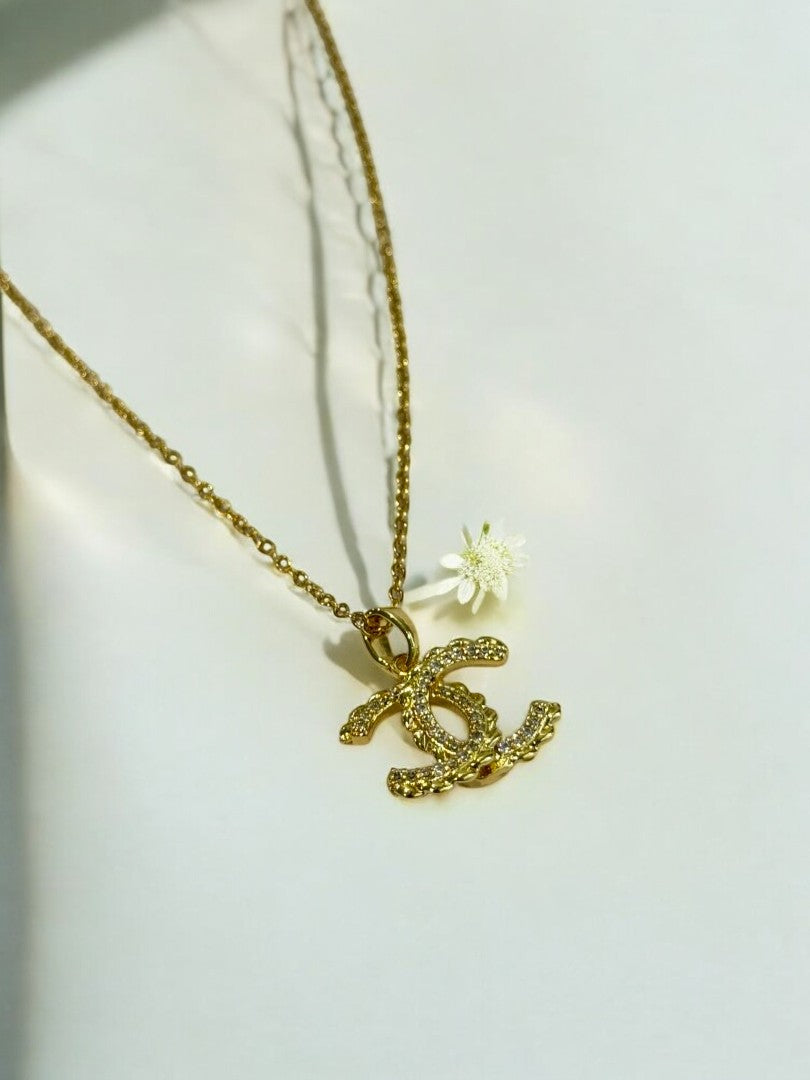 GOLDEN DIAMOND MILLER NECKLACE