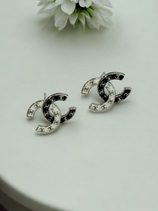 BLACK WHITE SEBAS EARRINGS