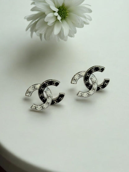BLACK WHITE SEBAS EARRINGS