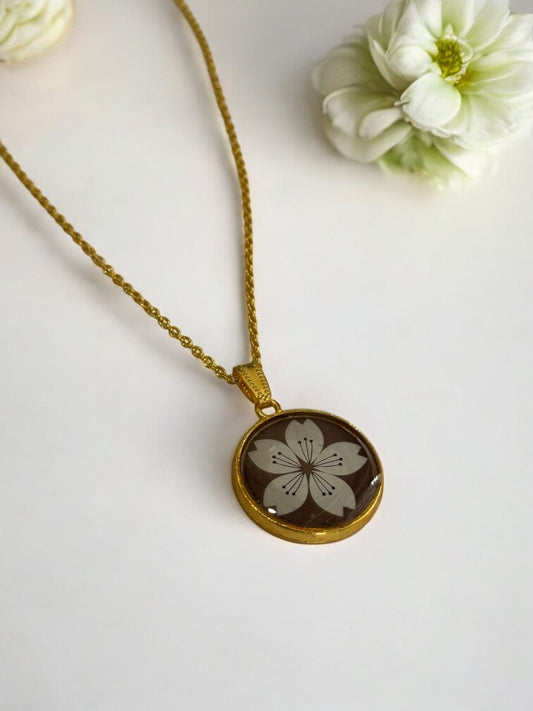 TATVIKA SIGNATURE RESIN NECKLACE
