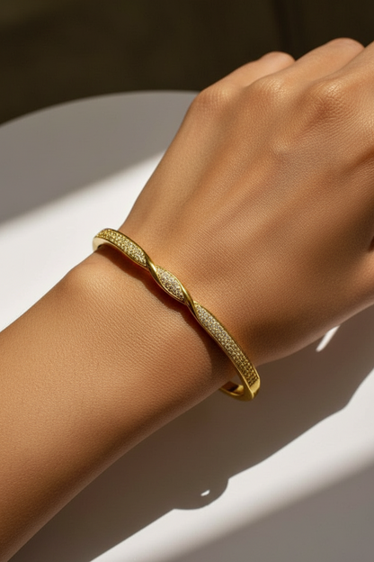 GOLDEN DIAMOND TWISTED KENNETH BRACELET