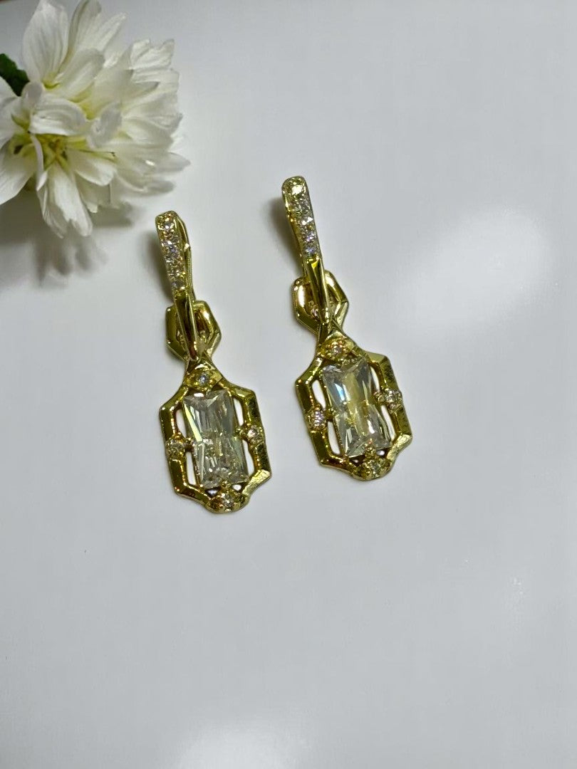 GOLDEN RECTANGULAR DIAMOND COLE EARRINGS