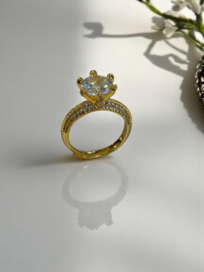 GOLD DIAMOND ARYANSHI RING