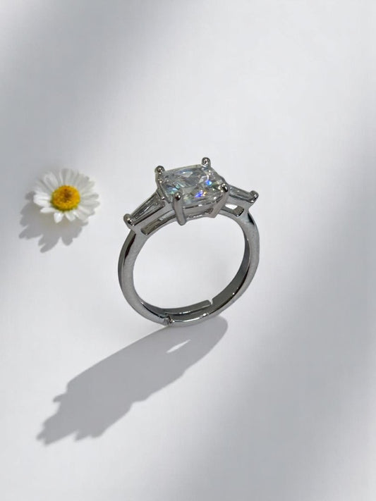SILVER DIAMOND AMARI RING
