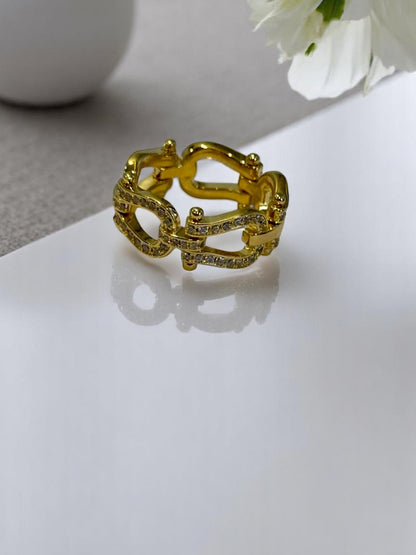 GOLDEN DIAMOND HORSESHOE CHOLAS RING