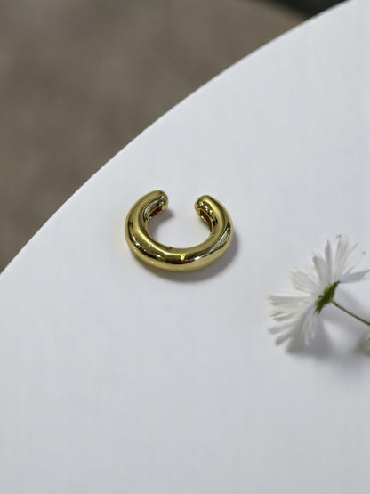 GOLDEN JONAH EAR CUFF