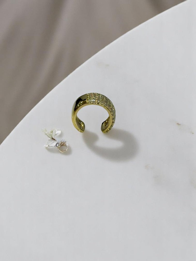 GOLDEN DIAMOND RYDER EAR CUFF