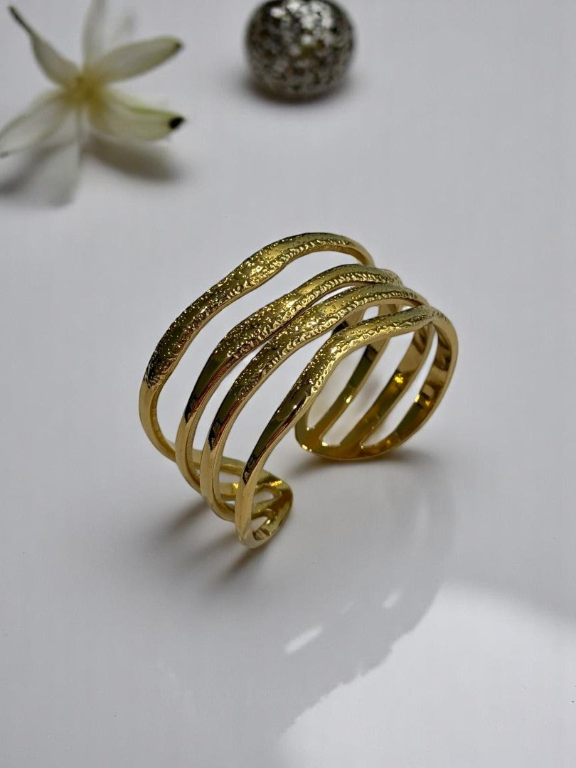 GOLDEN EITHAN BRACELET (CUFF)