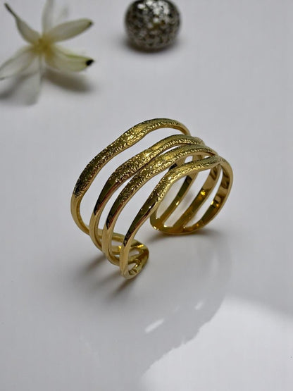 GOLDEN EITHAN BRACELET (CUFF)
