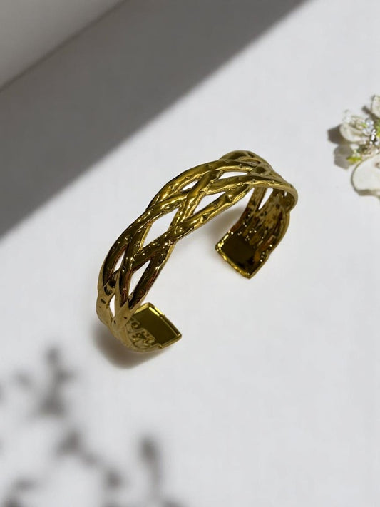 GOLDEN RILEY BRACELET (CUFF)