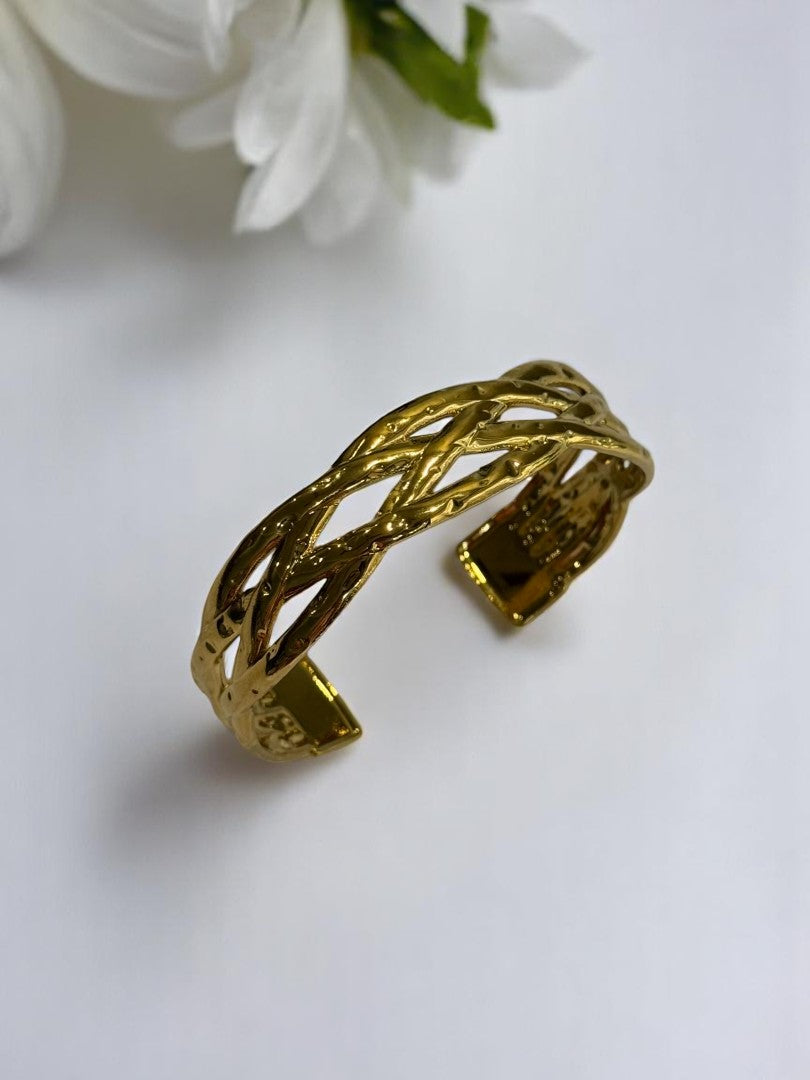 GOLDEN RILEY BRACELET (CUFF)