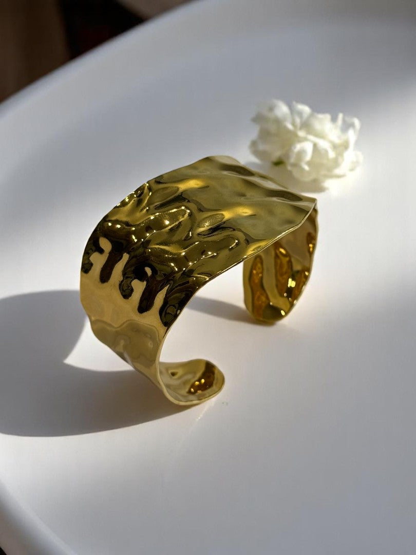 GOLDEN MALAKAI BRACELET (CUFF)