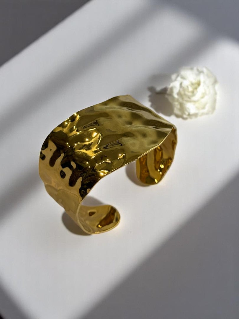 GOLDEN MALAKAI BRACELET (CUFF)