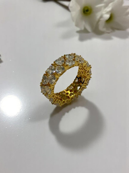 GOLDEN DIAMOND HEART MARCUS RING
