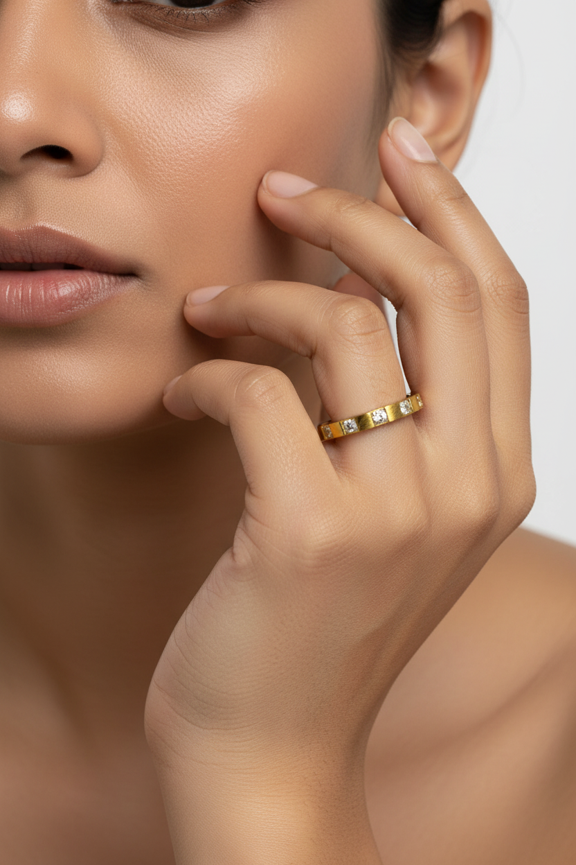 GOLDEN DIAMOND STEVEN RING