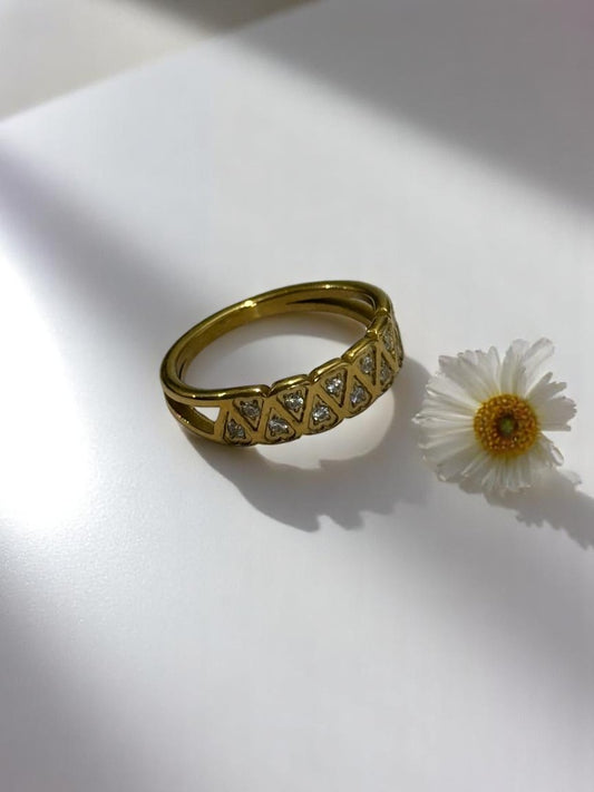 GOLDEN DIAMOND TRISTAN RING