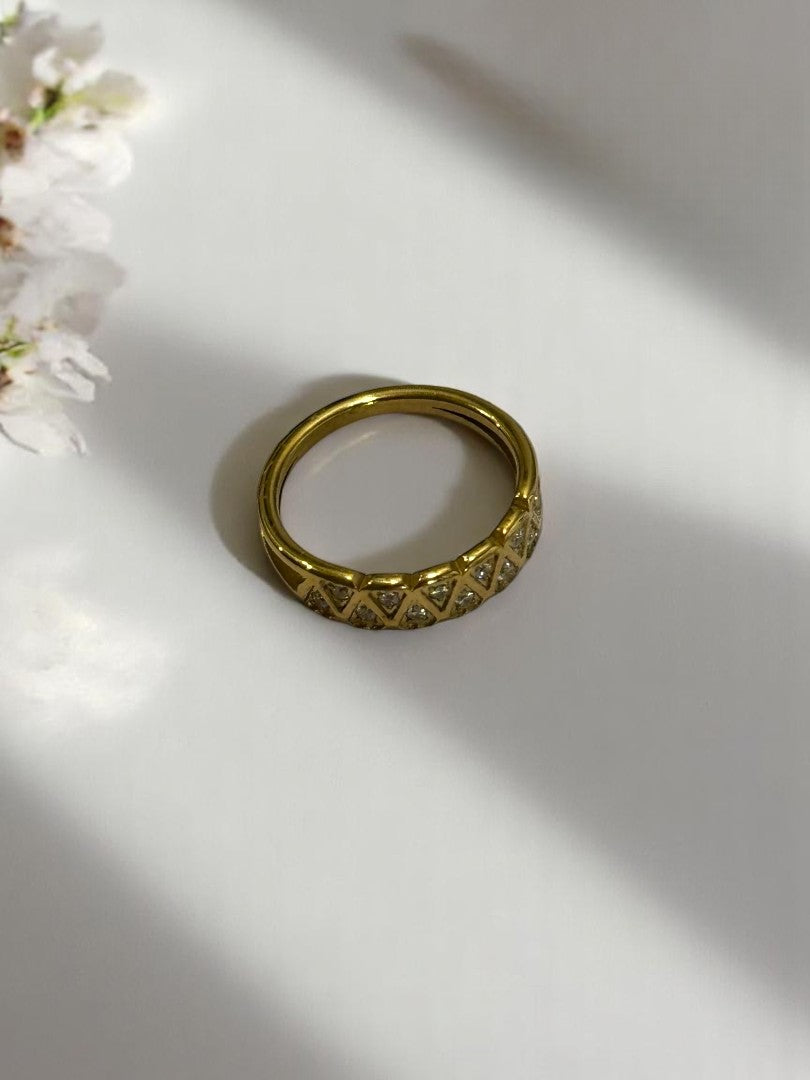 GOLDEN DIAMOND TRISTAN RING
