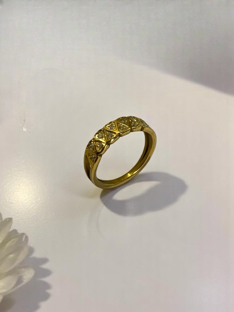 GOLDEN DIAMOND TRISTAN RING