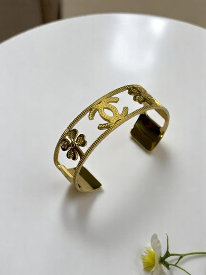 GOLDEN CHANEL FLOWER ENIX BRACELET (CUFF)