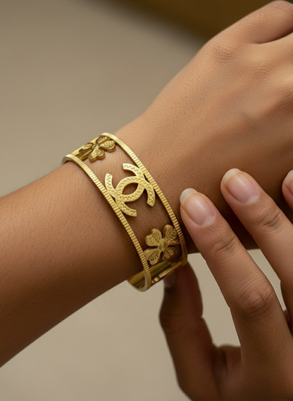 GOLDEN CHANEL FLOWER ENIX BRACELET (CUFF)