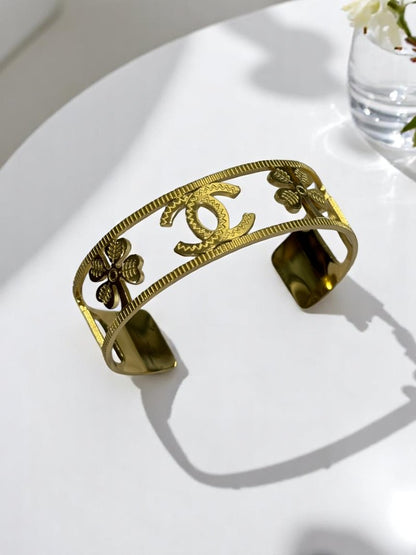 GOLDEN CHANEL FLOWER ENIX BRACELET (CUFF)