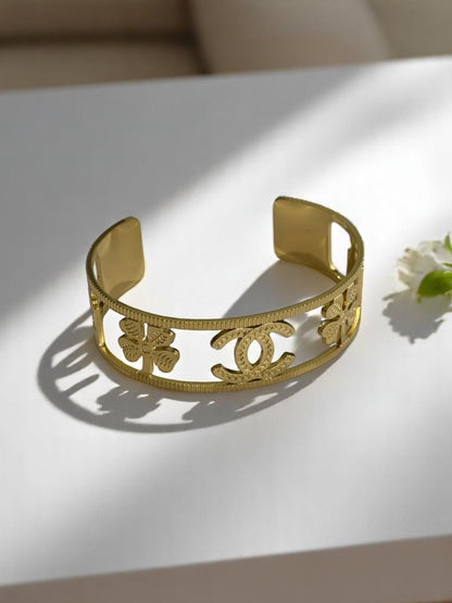 GOLDEN CHANEL FLOWER ENIX BRACELET (CUFF)