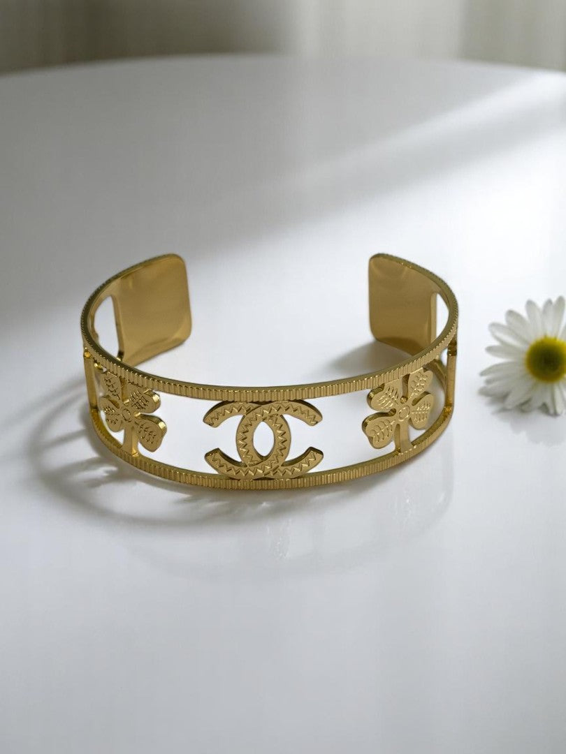 GOLDEN CHANEL FLOWER ENIX BRACELET (CUFF)