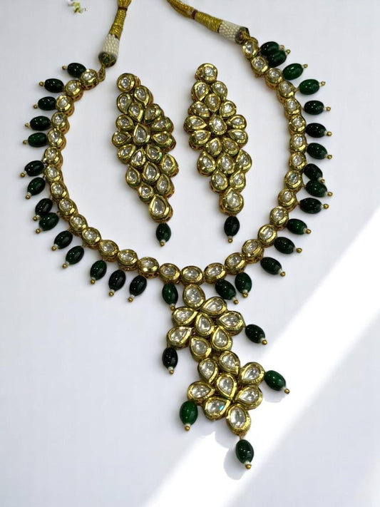 GOLDEN ALAKSHI JEWELLERY SET