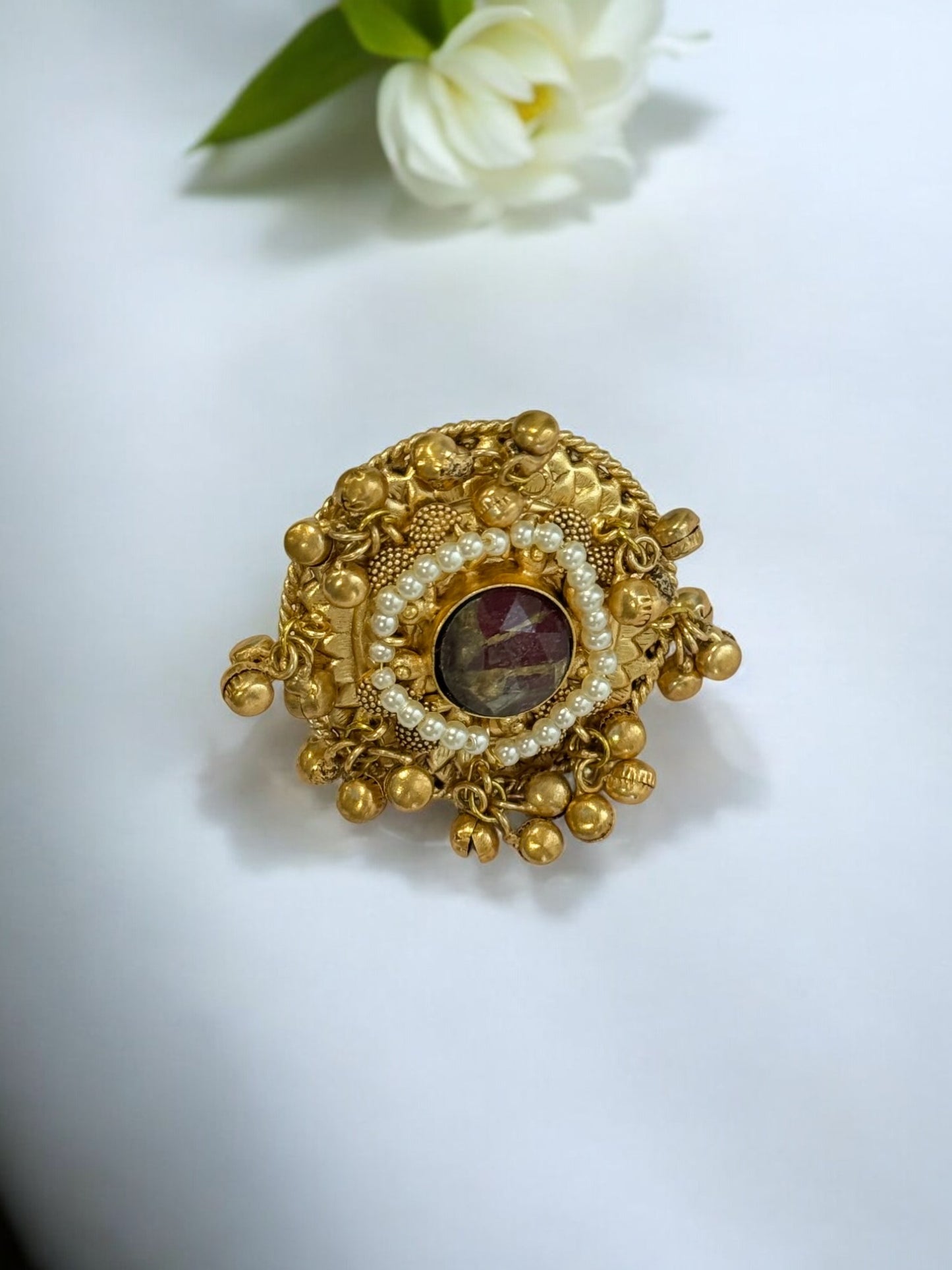 MAGENTA VIRANSHI GERMAN SILVER RING