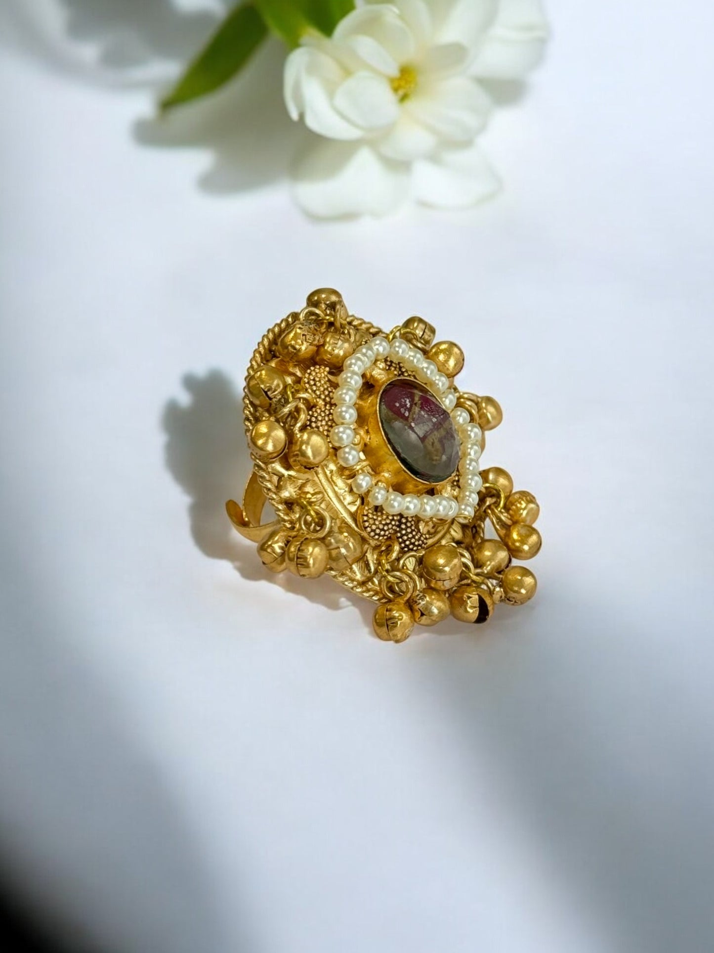 MAGENTA VIRANSHI GERMAN SILVER RING