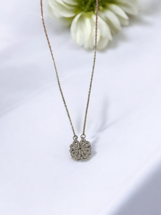 SILVER CHAIN WITH MAGNATIC DIAMOND HEART 