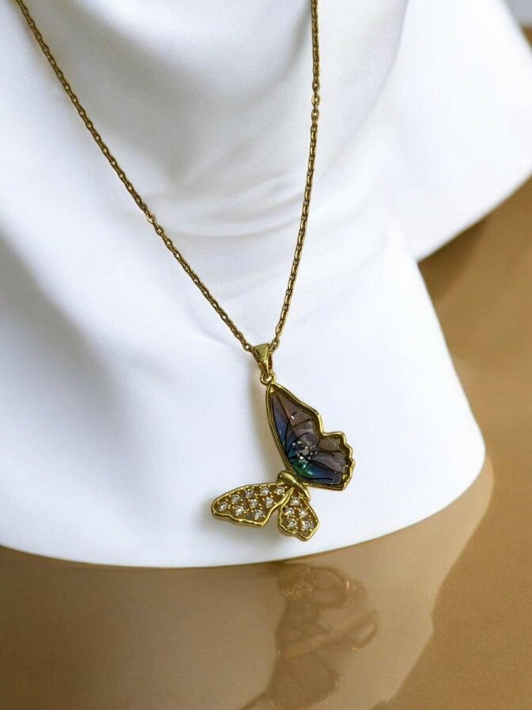 GOLDEN CHAIN WITH DIAMOND BUTTERFLY