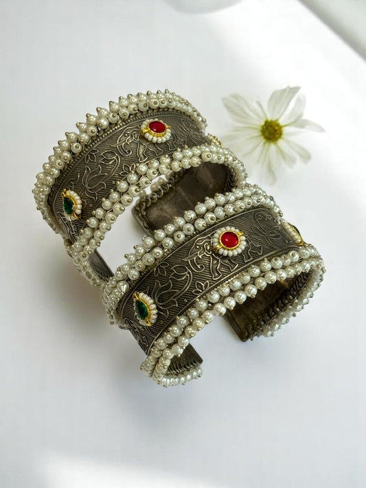 GERMAN SILVER MULTI STONE WITH BEADS CUFF