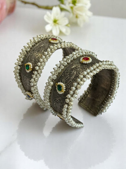 GERMAN SILVER MULTI STONE WITH BEADS CUFF