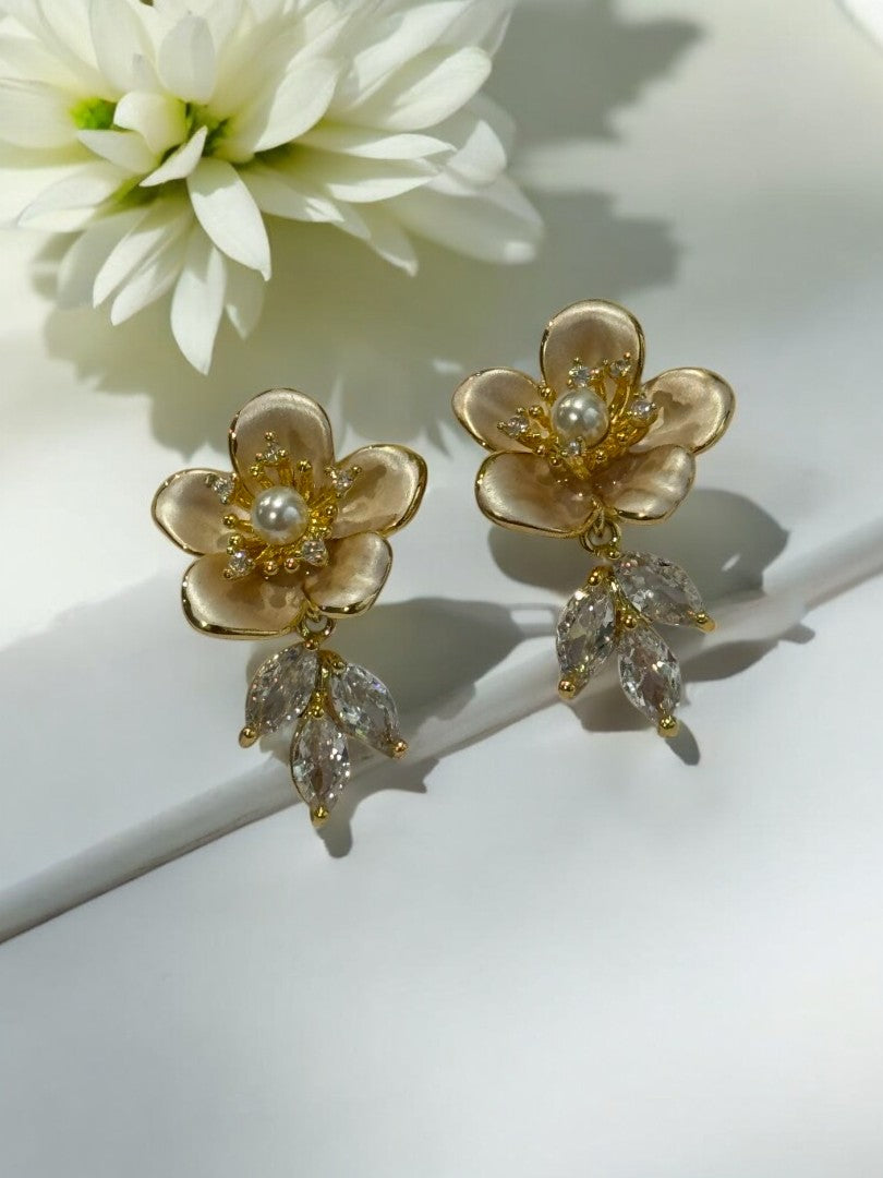 LIGHT PINK FLOWER HANRY EARRINGS