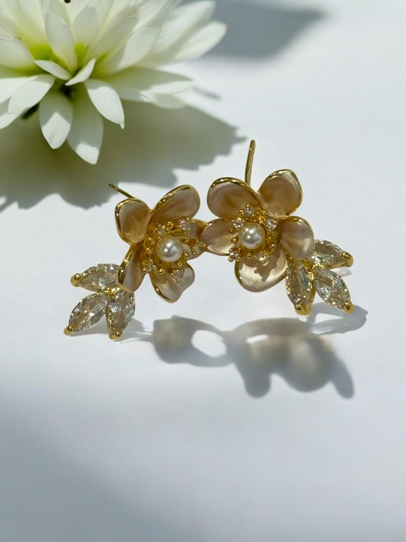 LIGHT PINK FLOWER HANRY EARRINGS