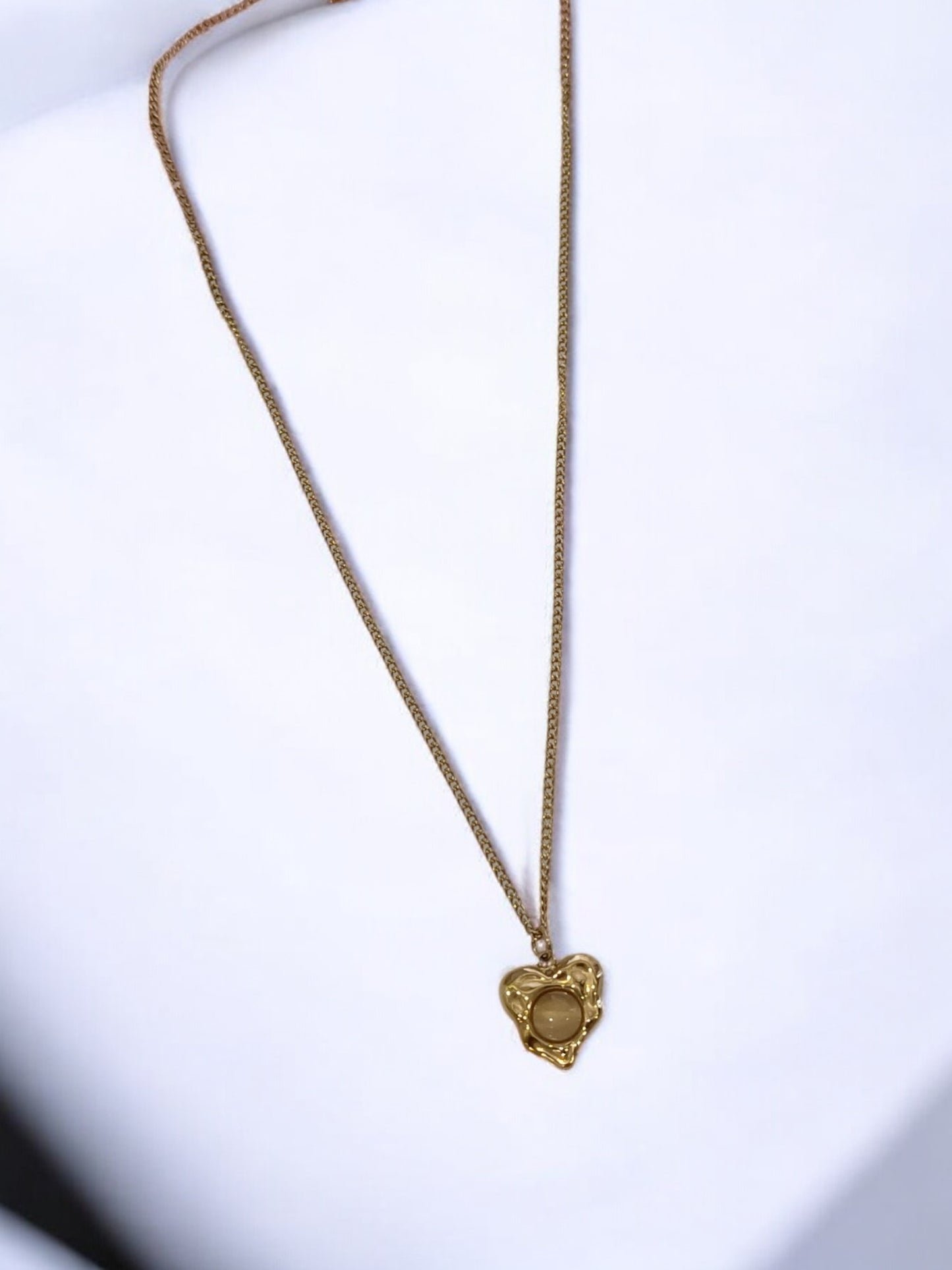 GOLDEN CHAIN WITH PEARL AND HEART