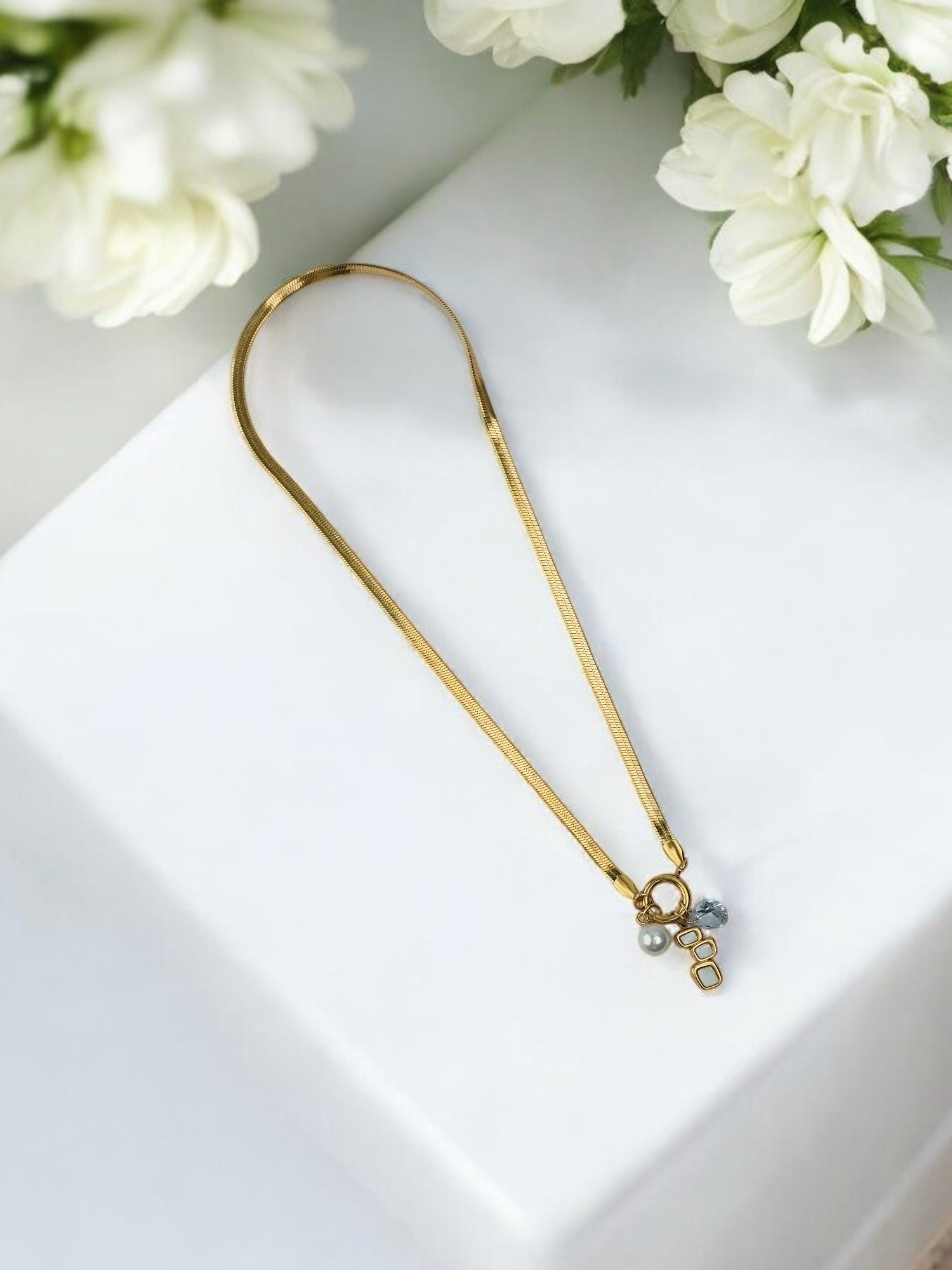 GOLDEN CHAIN WITH CHARMS LIKE PEARL, DIAMOND LOOKS BEAUTIFUL